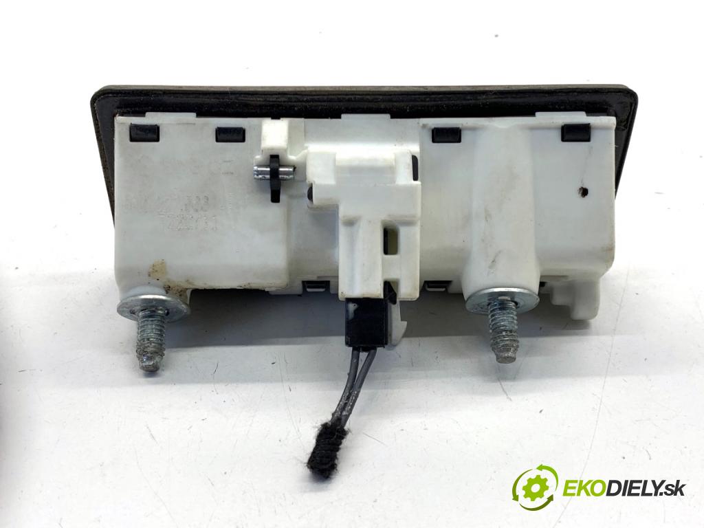 VW PASSAT B6 Kombi 2005 103 kW 2.0 TDI 1968 Kľučka dverí zad 5N0827566