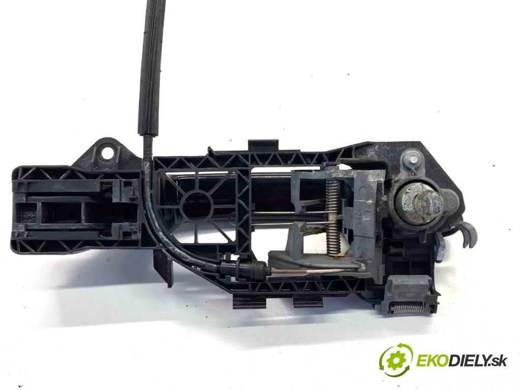 VW PASSAT B6 Kombi 2005 103 kW 2.0 TDI 1968 klika vnejší levý přední část