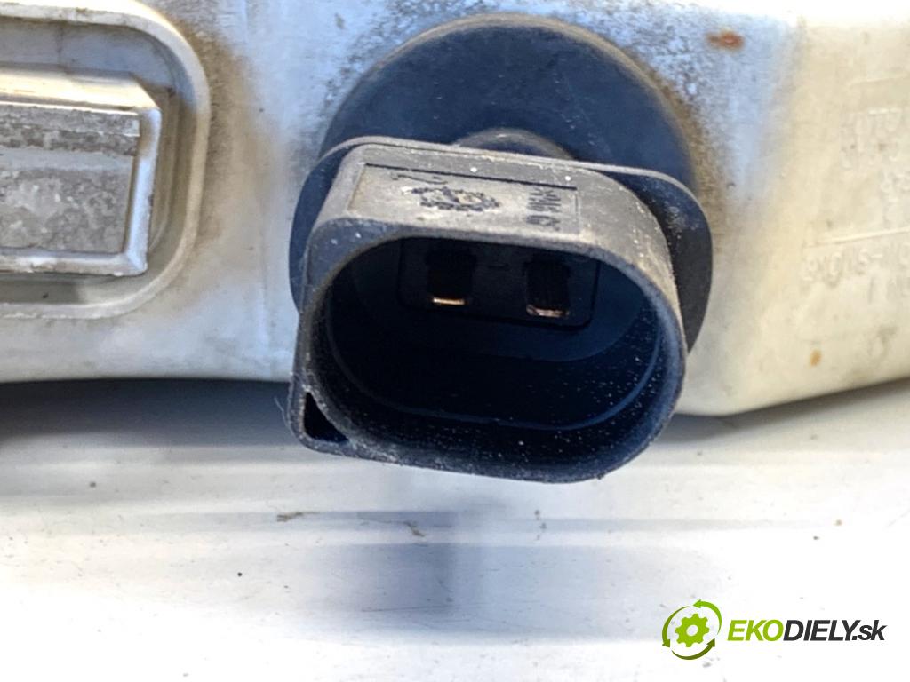 VW PASSAT B6 Kombi 2005 103 kW 2.0 TDI 1968 Smerovka pravy predný 3C0953042E (Kľučka dverí ostatné)