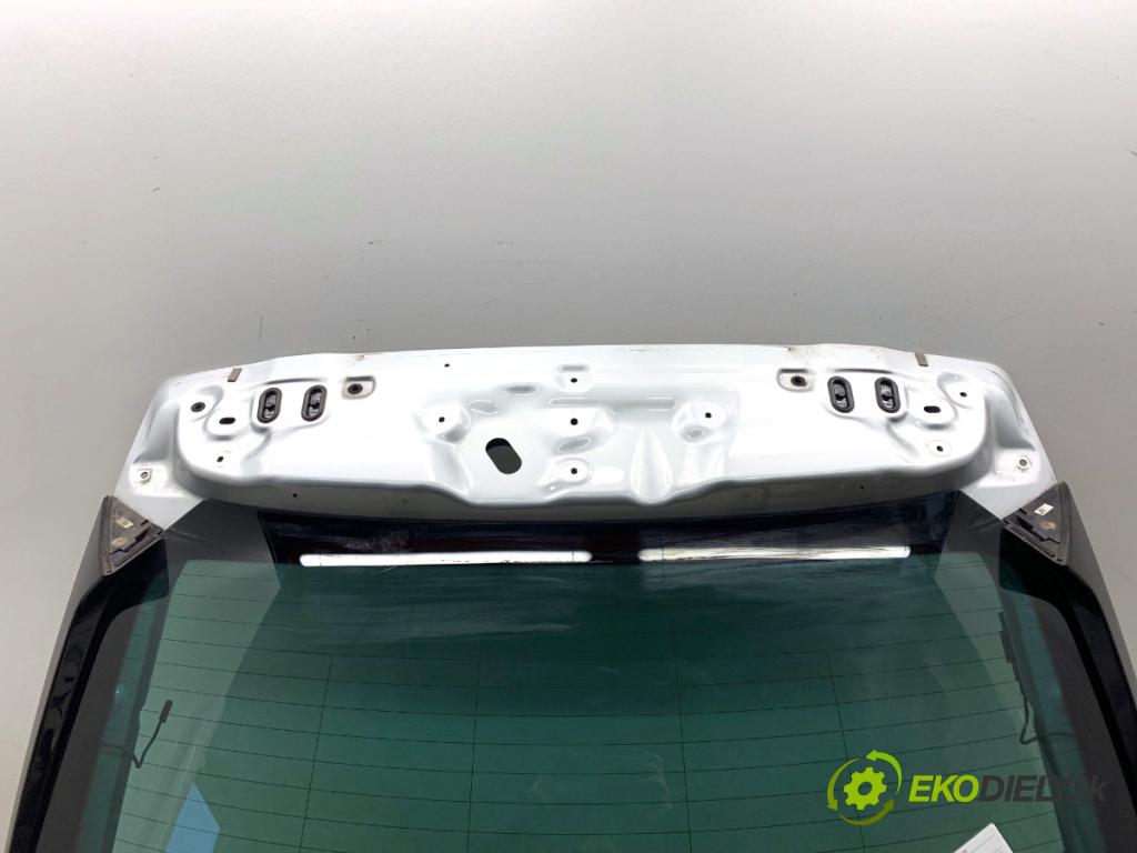 SKODA OCTAVIA IV Kombi 2023 110 kW 2.0 TDI 1968 kapota zad LA7W LA7W