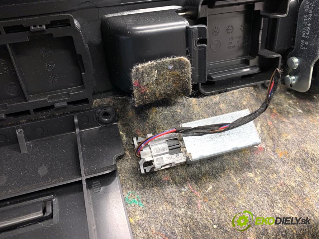 SKODA OCTAVIA IV Kombi 2023 110 kW 2.0 TDI 1968 čalúnenie kufra ľavy 5E7867427A