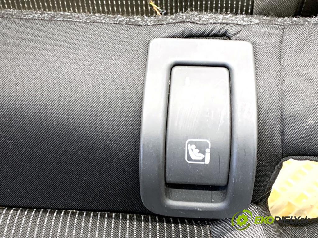 SKODA OCTAVIA IV Kombi 2023 110 kW 2.0 TDI 1968 sedadlo druhý VLÁDA: