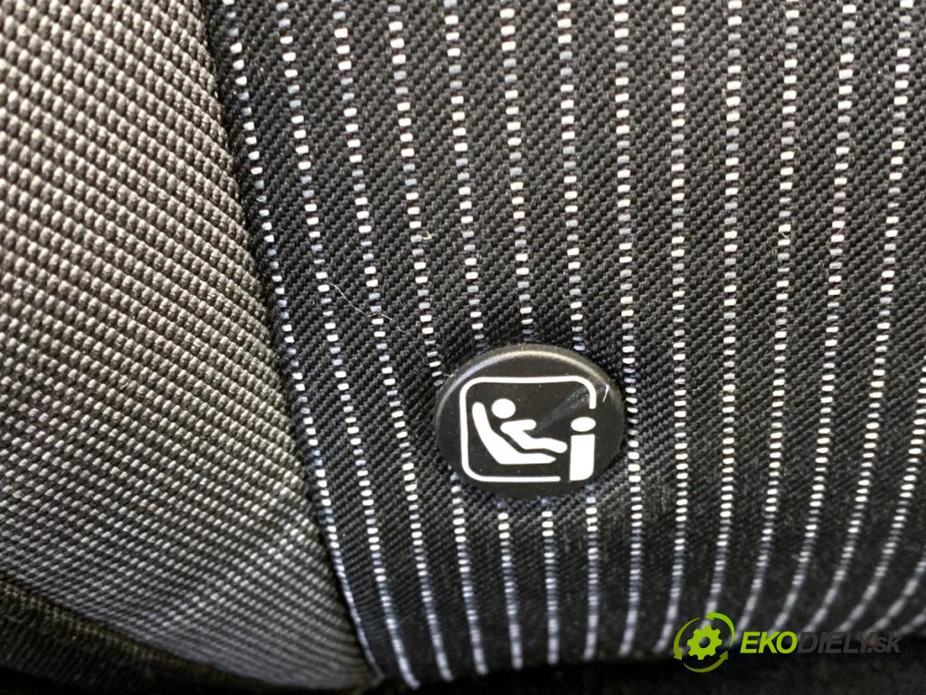 SKODA OCTAVIA IV Kombi 2023 110 kW 2.0 TDI 1968 sedadlo pravý přední část