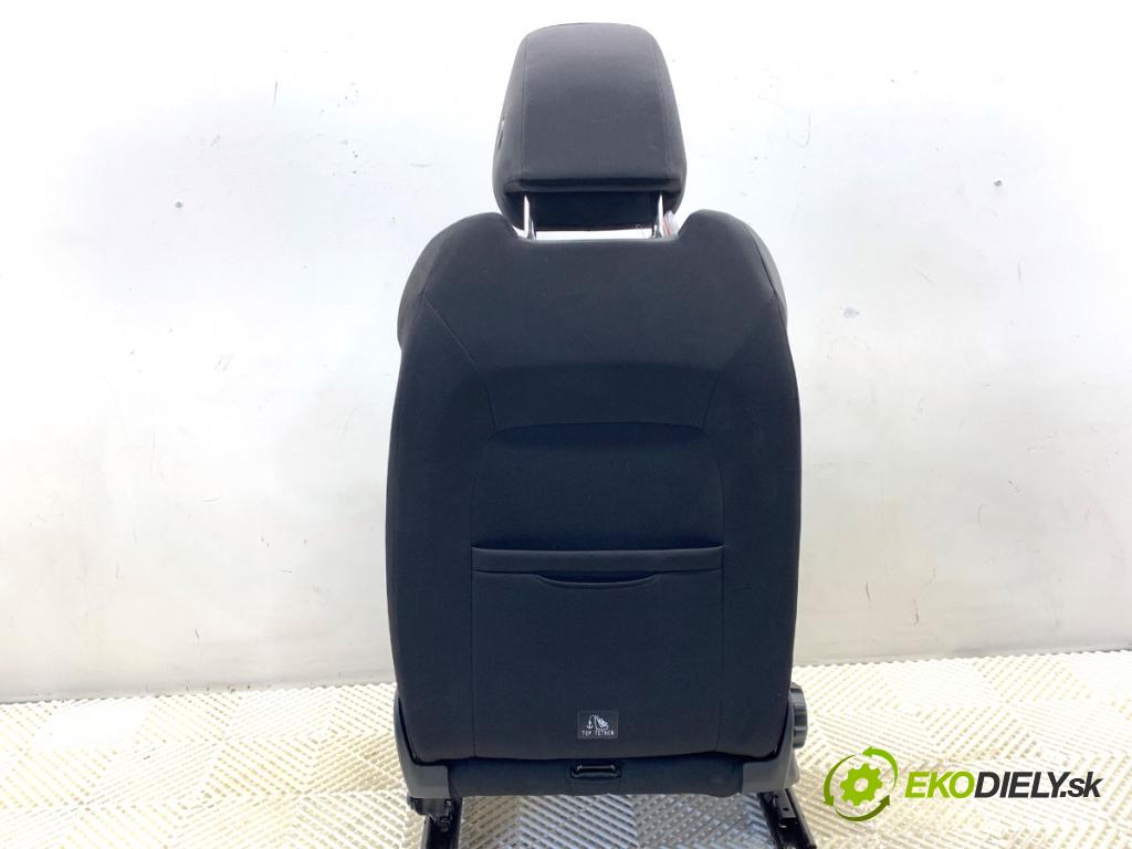 SKODA OCTAVIA IV Kombi 2023 110 kW 2.0 TDI 1968 sedadlo pravý přední část