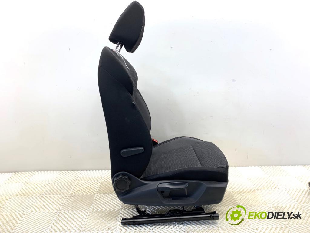 SKODA OCTAVIA IV Kombi 2023 110 kW 2.0 TDI 1968 sedadlo pravý přední část