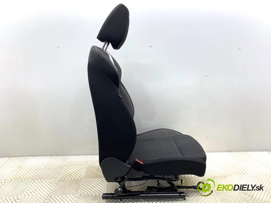 SKODA OCTAVIA IV Kombi 2023 110 kW 2.0 TDI 1968 sedadlo levý přední část