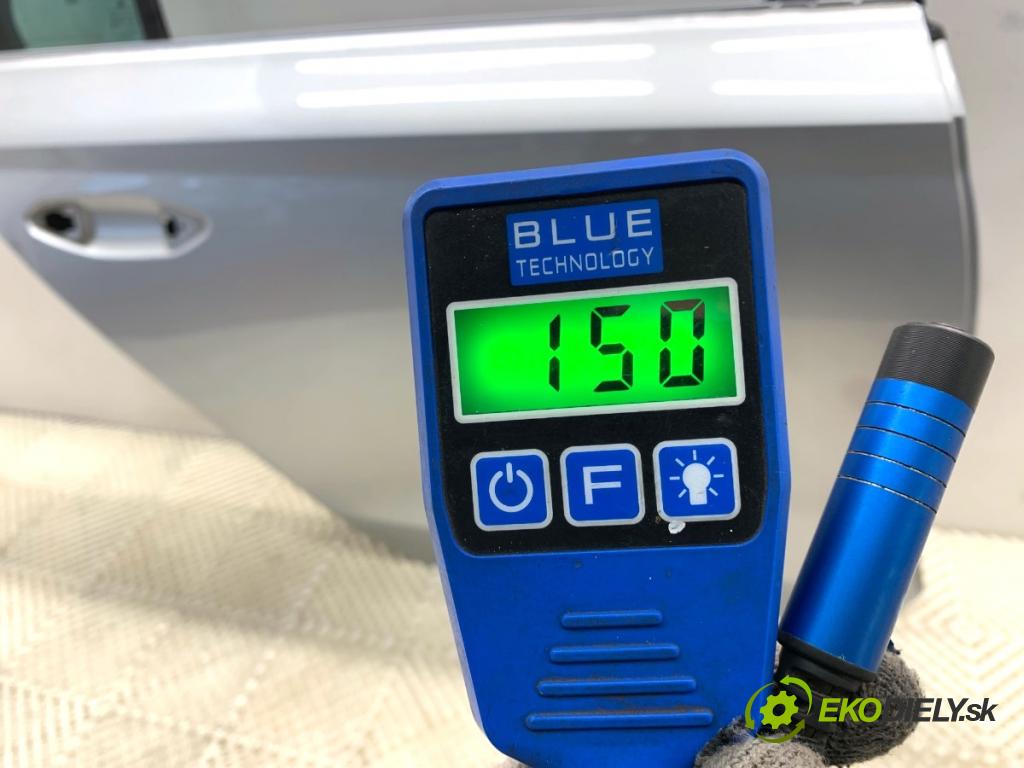 SKODA OCTAVIA IV Kombi 2023 110 kW 2.0 TDI 1968 dveře pravý zadní část LA7W LA7W