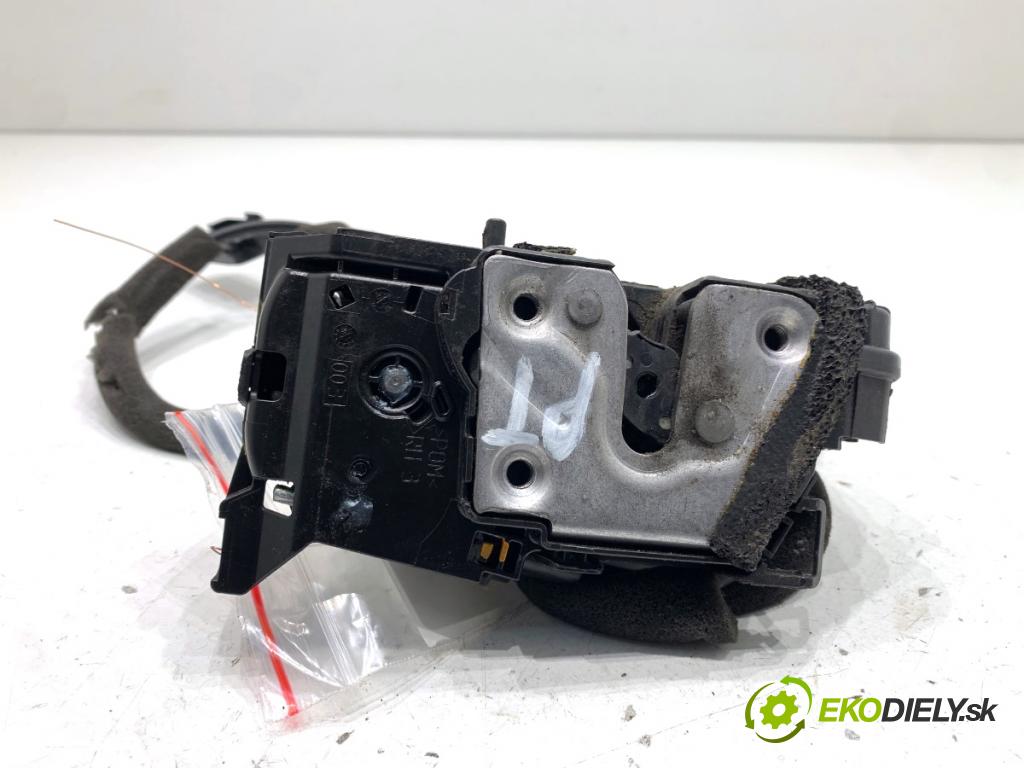 RENAULT CLIO IV liftback 2018 55 kW 1.5 dCi 75 1461 zámok Dvere pravy zad 825004167R