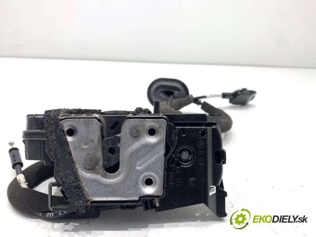 RENAULT CLIO IV liftback 2018 55 kW 1.5 dCi 75 1461 zámok Dvere ľavy zad 825019504R