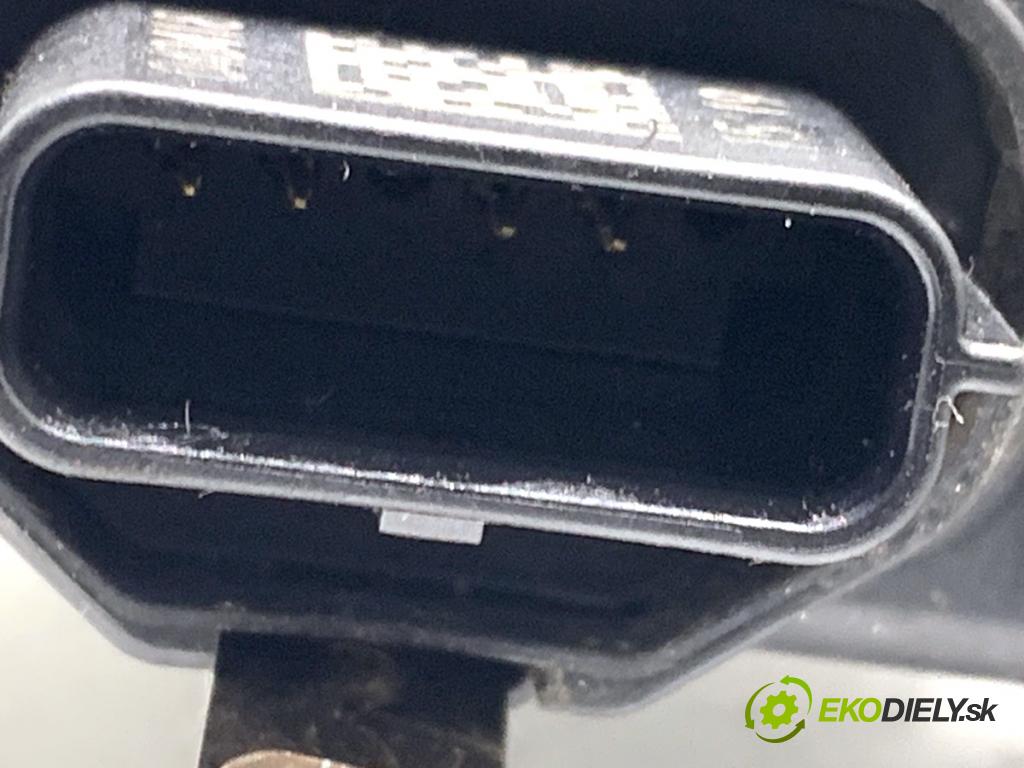 RENAULT CLIO IV liftback 2018 55 kW 1.5 dCi 75 1461 zámok Dvere ľavy zad 825019504R