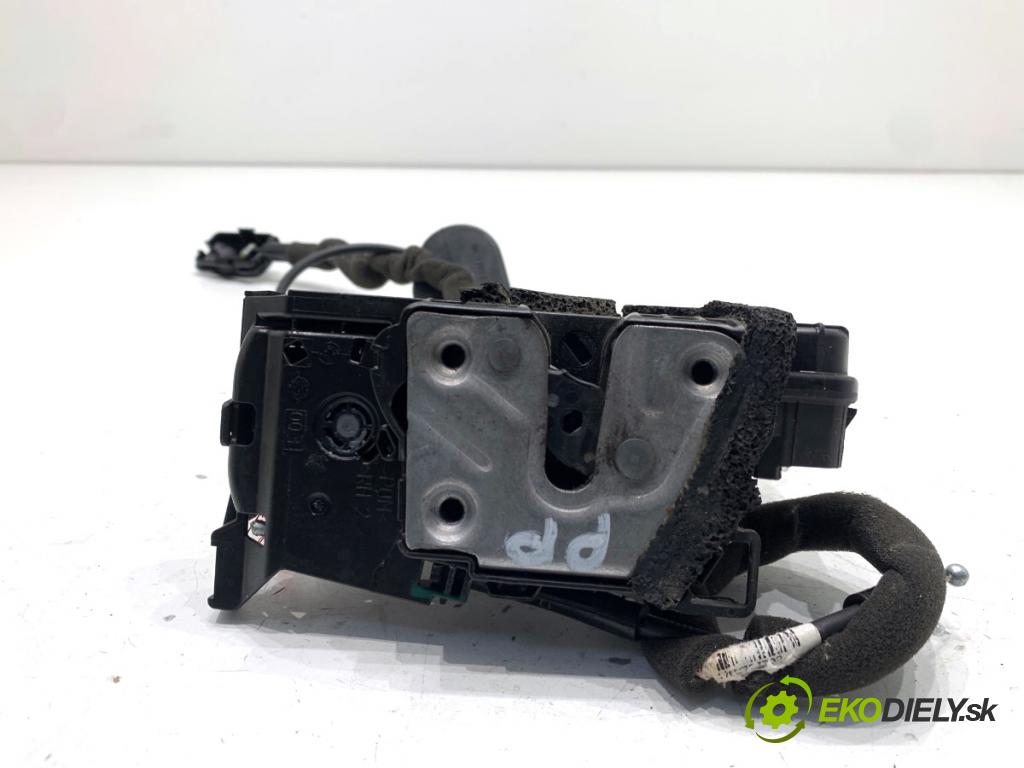 RENAULT CLIO IV liftback 2018 55 kW 1.5 dCi 75 1461 zámok Dvere pravy predný 805024563R