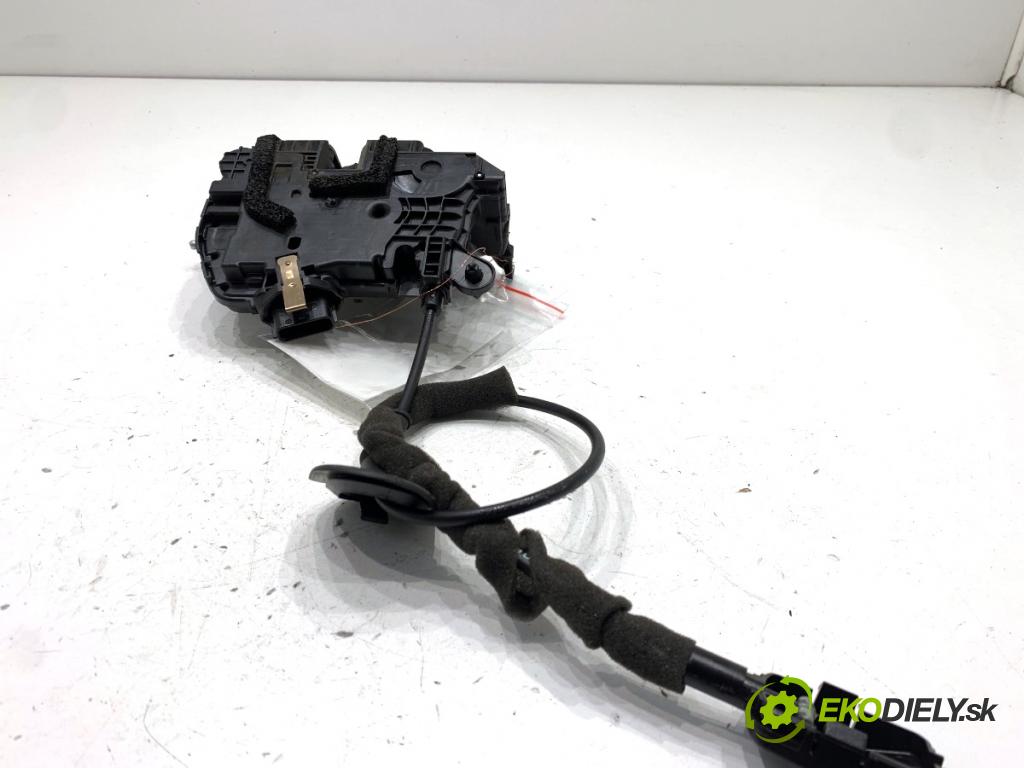 RENAULT CLIO IV liftback 2018 55 kW 1.5 dCi 75 1461 zámok Dvere pravy predný 805024563R