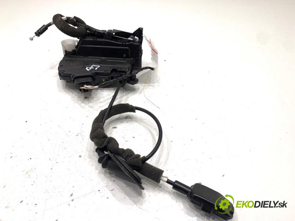 RENAULT CLIO IV liftback 2018 55 kW 1.5 dCi 75 1461 zámok Dvere ľavy predný 805033000R