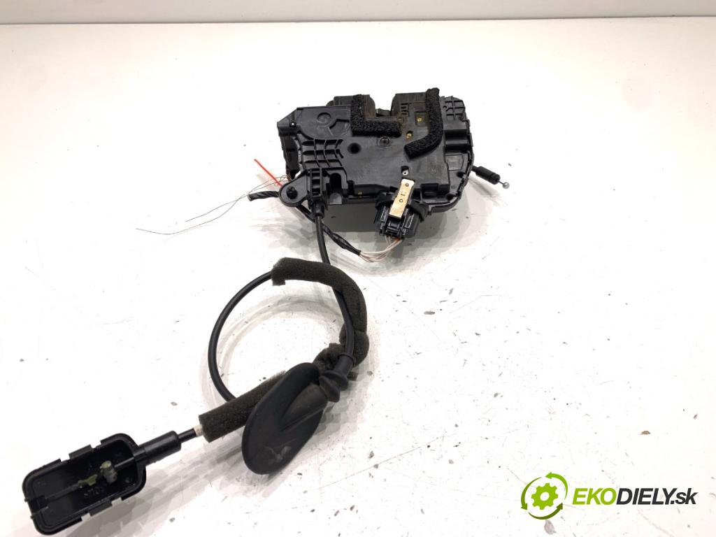 RENAULT CLIO IV liftback 2018 55 kW 1.5 dCi 75 1461 zámok Dvere ľavy predný 805033000R