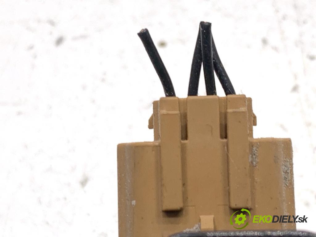 RENAULT CLIO IV liftback 2018 55 kW 1.5 dCi 75 1461 zámok dverí zad 905039428R