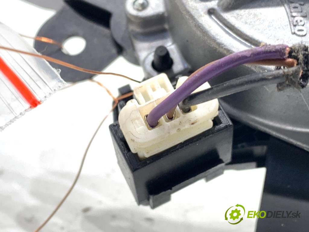 RENAULT CLIO IV liftback 2018 55 kW 1.5 dCi 75 1461 Motor stieračov zad 287105483R