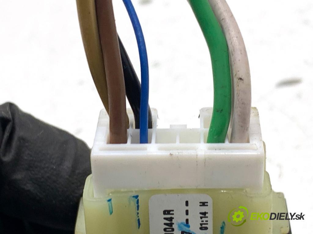 RENAULT CLIO IV liftback 2018 55 kW 1.5 dCi 75 1461 Prepínač okien 254116044R (Prepínacie páčky pod volantom)