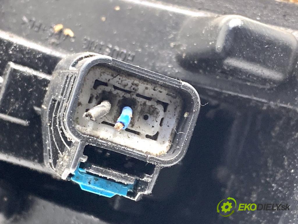 RENAULT CLIO IV liftback 2018 55 kW 1.5 dCi 75 1461 Svetlo DRL: ľavy predný 266051034R