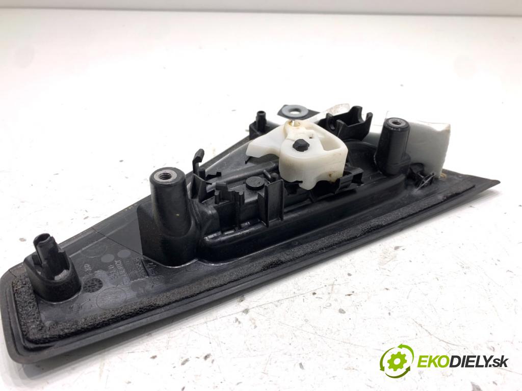 RENAULT CLIO IV liftback 2018 55 kW 1.5 dCi 75 1461 Kľučka vonkajšia pravy zad 826064374R