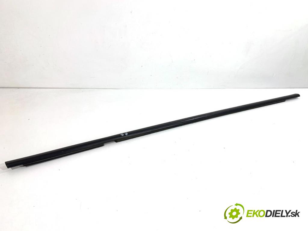 RENAULT CLIO IV liftback 2018 55 kW 1.5 dCi 75 1461 lišta Sbírání: přední část pravý 