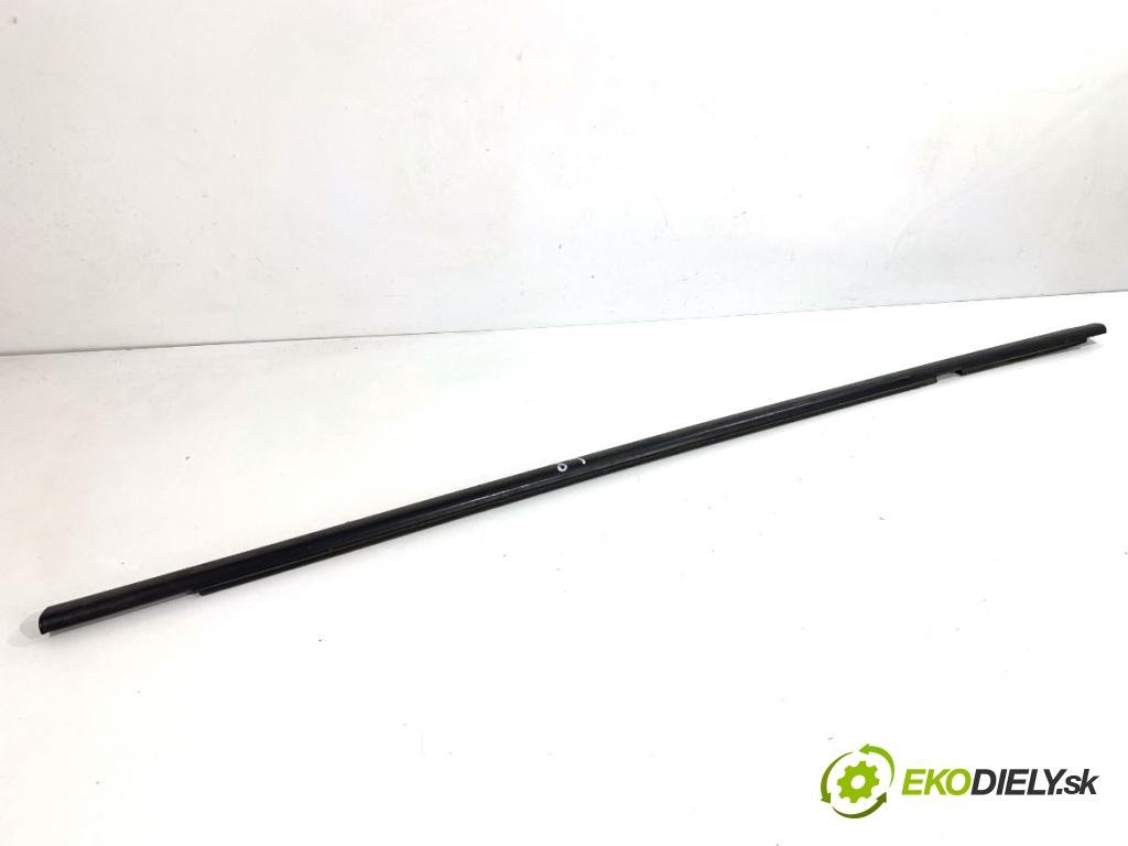 RENAULT CLIO IV liftback 2018 55 kW 1.5 dCi 75 1461 lišta Sbírání: přední část levý