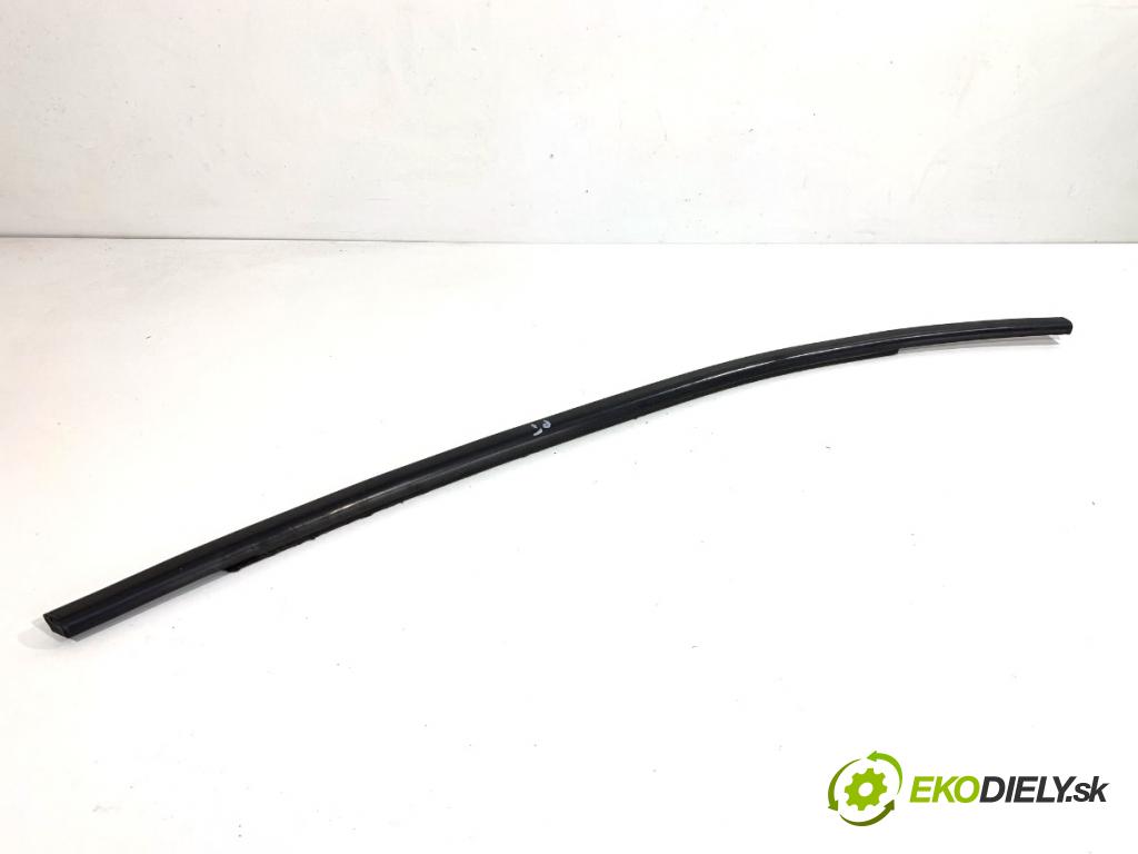 RENAULT CLIO IV liftback 2018 55 kW 1.5 dCi 75 1461 lišta Sbírání: zadní část pravý 