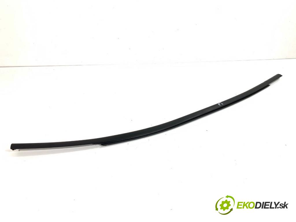 RENAULT CLIO IV liftback 2018 55 kW 1.5 dCi 75 1461 lišta Sbírání: zadní část pravý