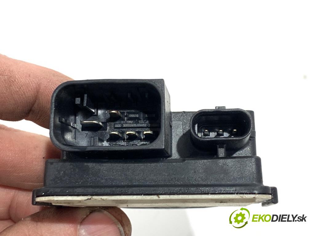 BMW F25 SUV 2013 135 kW xDrive 20 d 1995 relé sviečok žhavenia 8570087 (Relé)