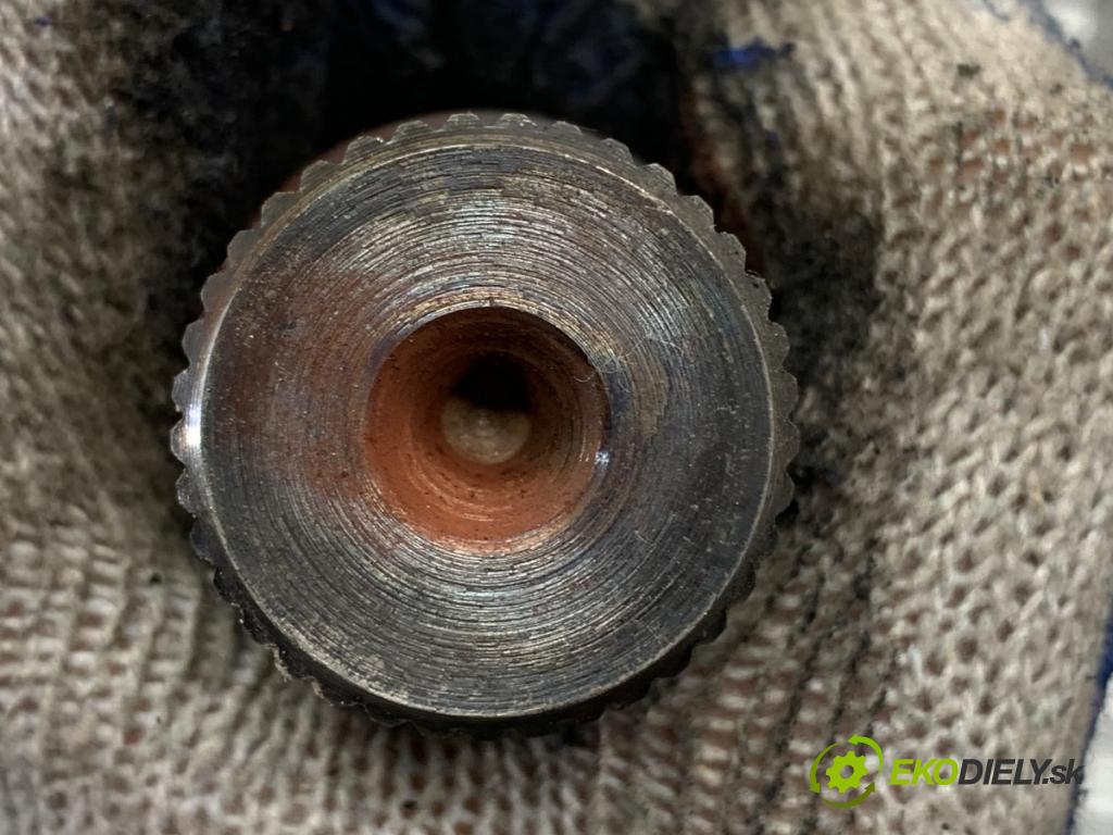 PEUGEOT 508 SW I Kombi 2017 133 kW 2.0 HDi 180 RXH 1997 Poloos pravy predný 9811045380