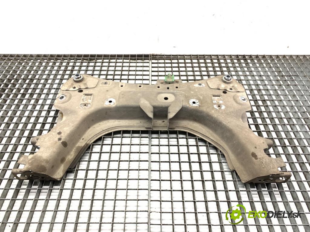 RENAULT CLIO IV liftback 2018 55 kW 1.5 dCi 75 1461 výztuha pod motor  (Přední výztuha)