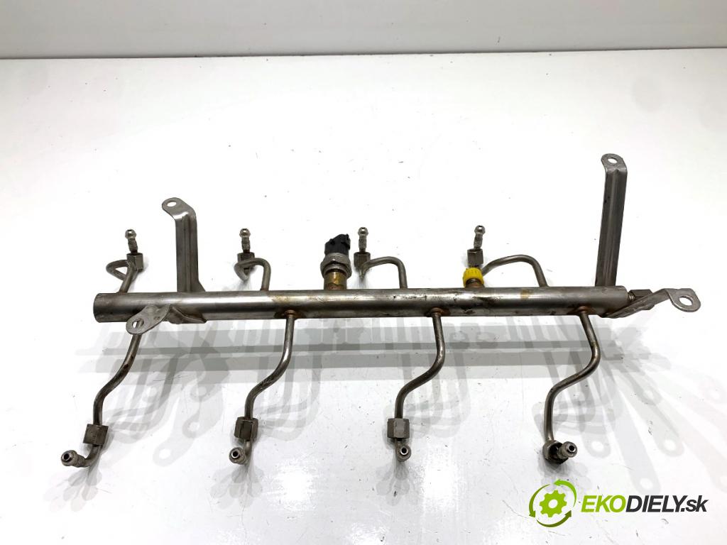 PORSCHE PANAMERA liftback 2010 294 kW 4.8 4S 4806 lišta vstřikovací 94811011506 (Vstřikovací lišta)