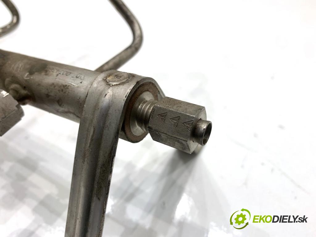 PORSCHE PANAMERA liftback 2010 294 kW 4.8 4S 4806 lišta vstřikovací 94811011506 (Vstřikovací lišta)