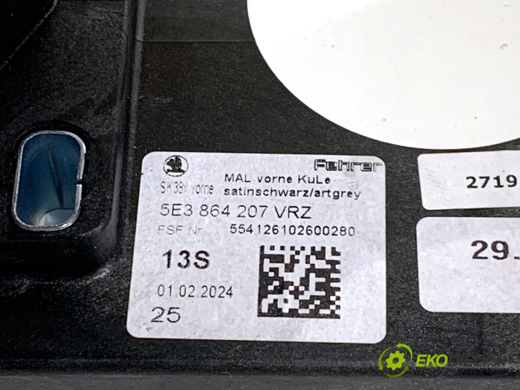 SKODA OCTAVIA IV Kombi 2023 110 kW 2.0 TDI 1968 Lakťová opierka 5E3864207 (Lakťová opierka)