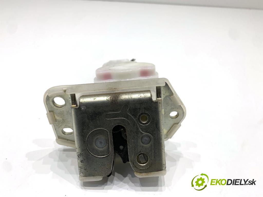 FIAT SEDICI SUV 2012 88 kW 1.6 16V 1586 zámok dveří zadní část 