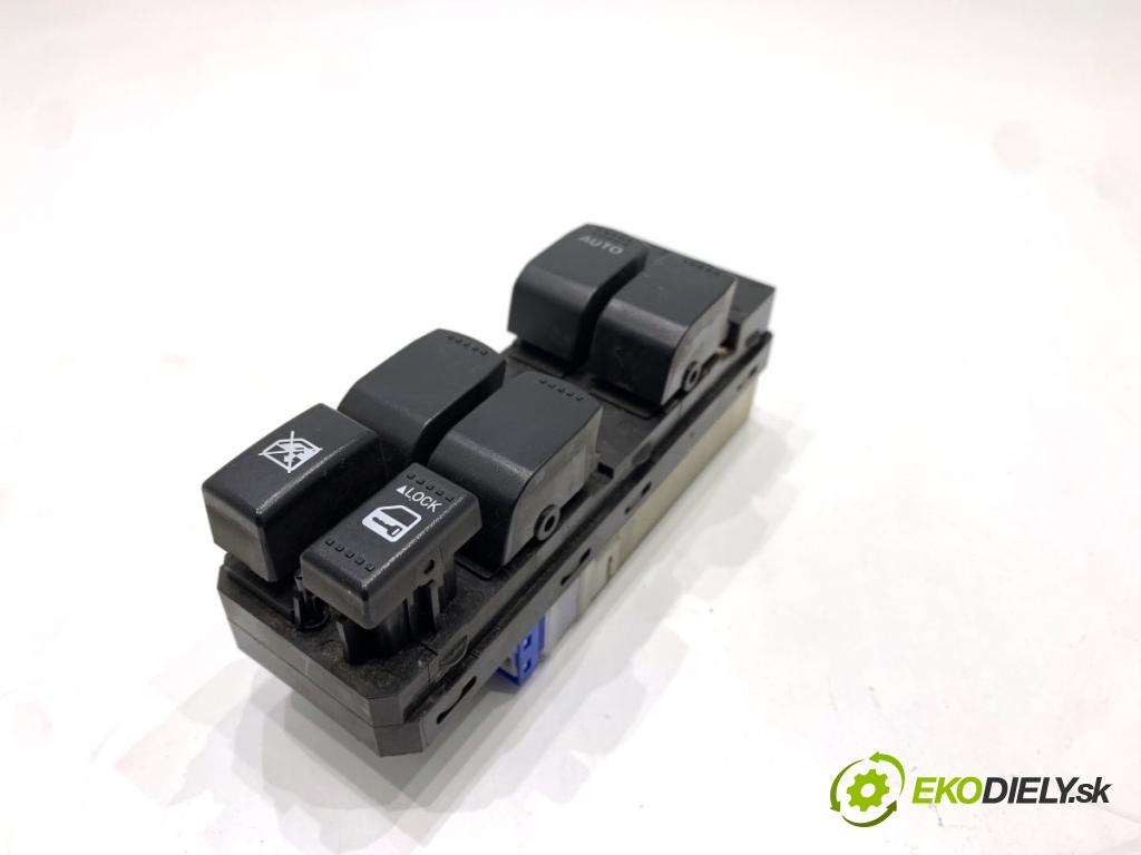 FIAT SEDICI SUV 2012 88 kW 1.6 16V 1586 Prepínač okien  (Prepínacie páčky pod volantom)