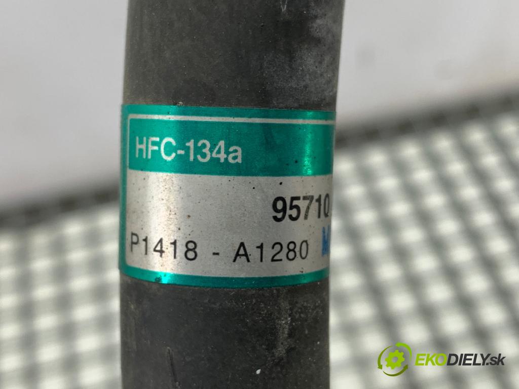 FIAT SEDICI SUV 2012 88 kW 1.6 16V 1586 rúrka klimatizace 95710-79J00 (Trubka klimatizace)