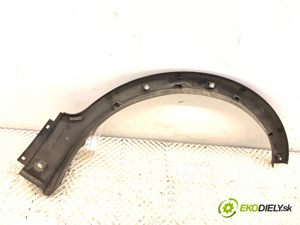 FIAT SEDICI SUV 2012 88 kW 1.6 16V 1586 lišta blatníka zadní část pravá 95720-79J00 (Lišta)