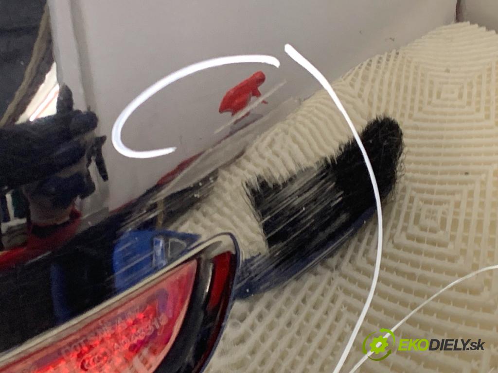 MERCEDES-BENZ W166 SUV 2013 190 kW ML 350 BlueTEC 4-matic (166.024) 2987 Nárazník zad 197 (Kľučka dverí ostatné)