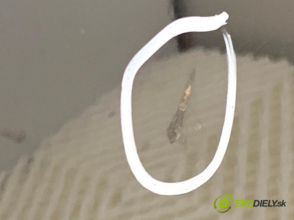 MERCEDES-BENZ W166 SUV 2013 190 kW ML 350 BlueTEC 4-matic (166.024) 2987 Nárazník zad 197 (Kľučka dverí ostatné)