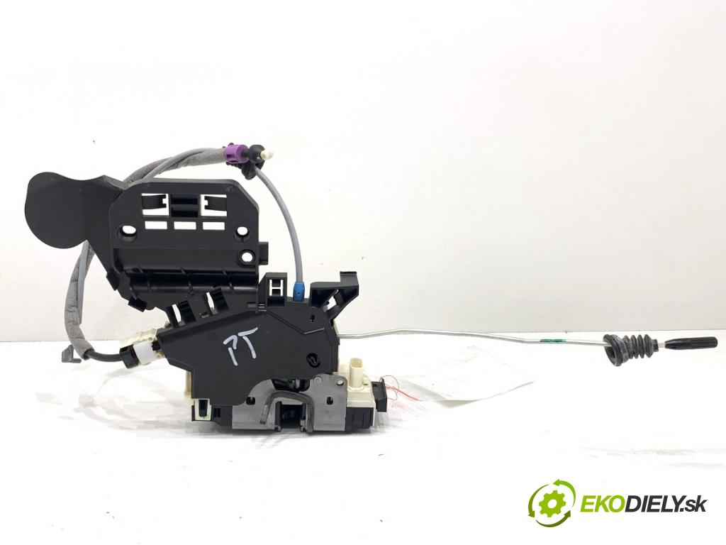 MERCEDES-BENZ W166 SUV 2013 190 kW ML 350 BlueTEC 4-matic (166.024) 2987 zámok dveře pravý zadní část A2047302835