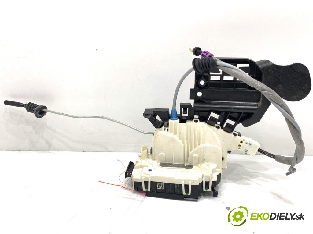 MERCEDES-BENZ W166 SUV 2013 190 kW ML 350 BlueTEC 4-matic (166.024) 2987 zámok Dvere pravy zad A2047302835