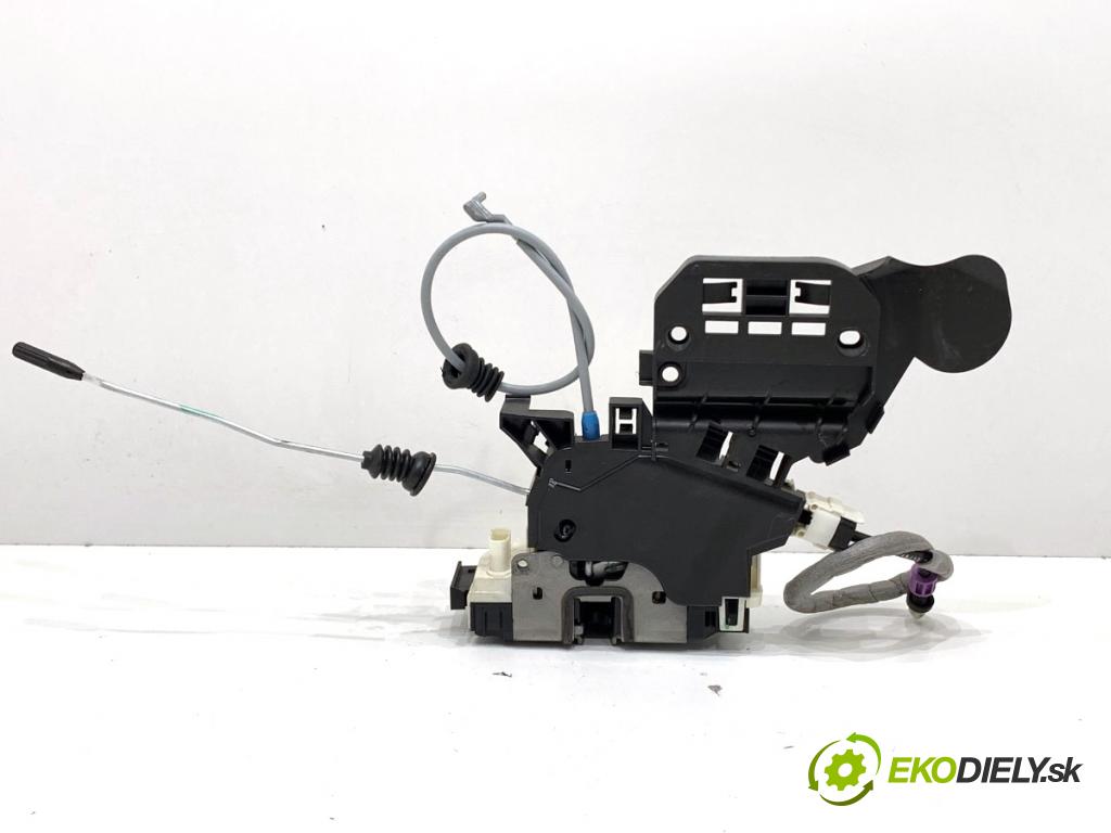 MERCEDES-BENZ W166 SUV 2013 190 kW ML 350 BlueTEC 4-matic (166.024) 2987 zámok Dvere ľavy zad A2047302735