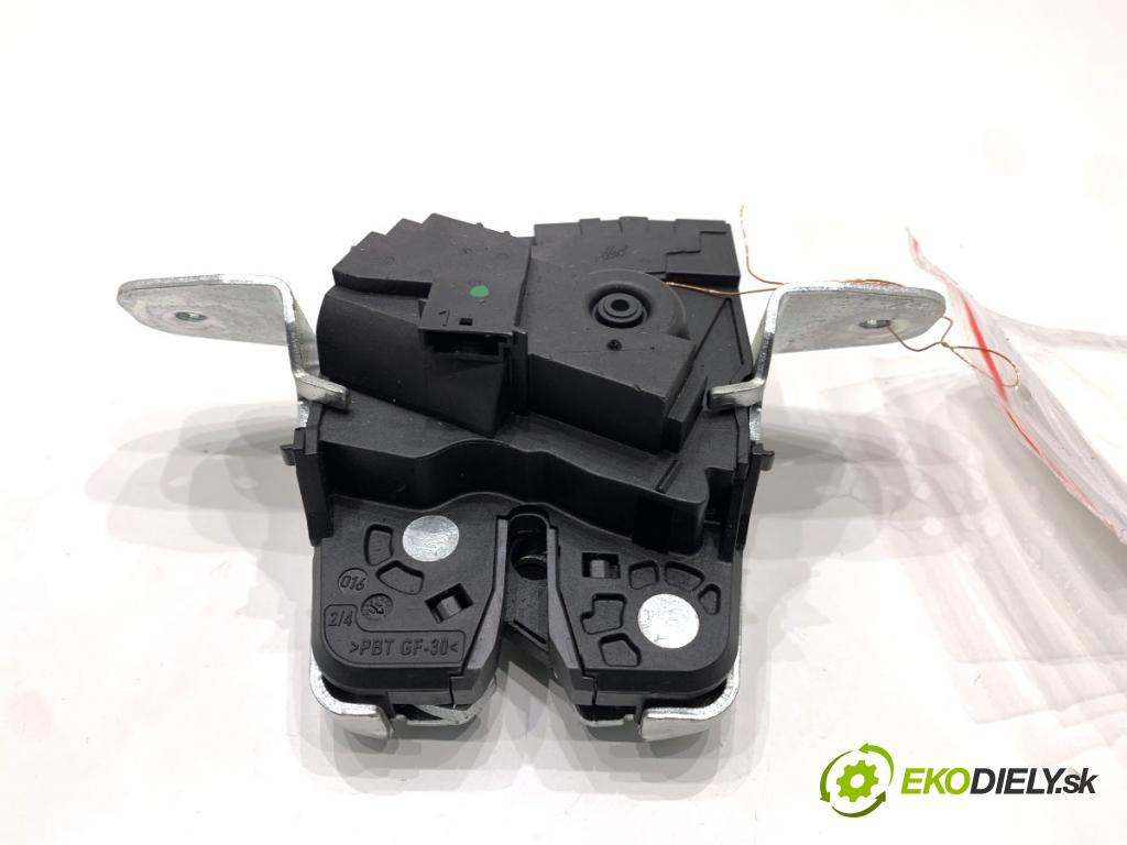 MERCEDES-BENZ W166 SUV 2013 190 kW ML 350 BlueTEC 4-matic (166.024) 2987 zámok dverí zad