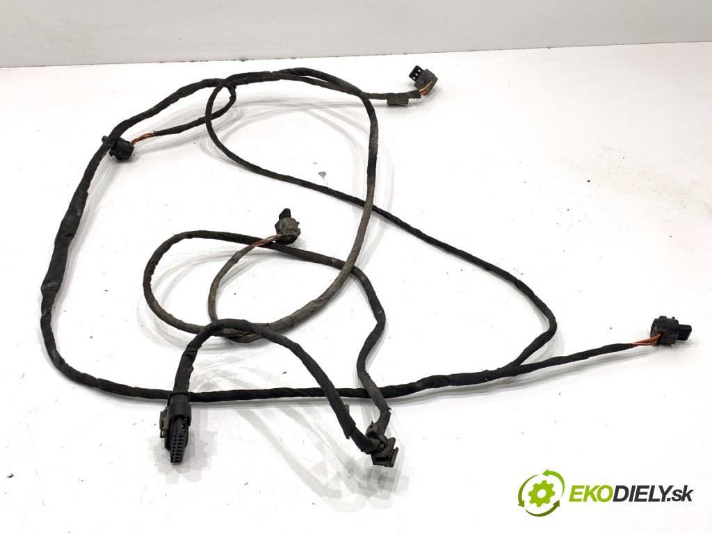 MERCEDES-BENZ W166 SUV 2013 190 kW ML 350 BlueTEC 4-matic (166.024) 2987 Káblovačka PDC zad