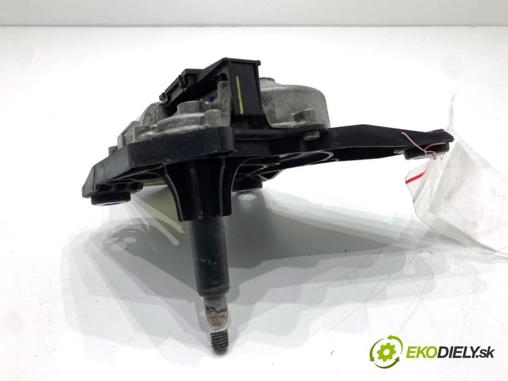 MERCEDES-BENZ W166 SUV 2013 190 kW ML 350 BlueTEC 4-matic (166.024) 2987 Motor stieračov zad