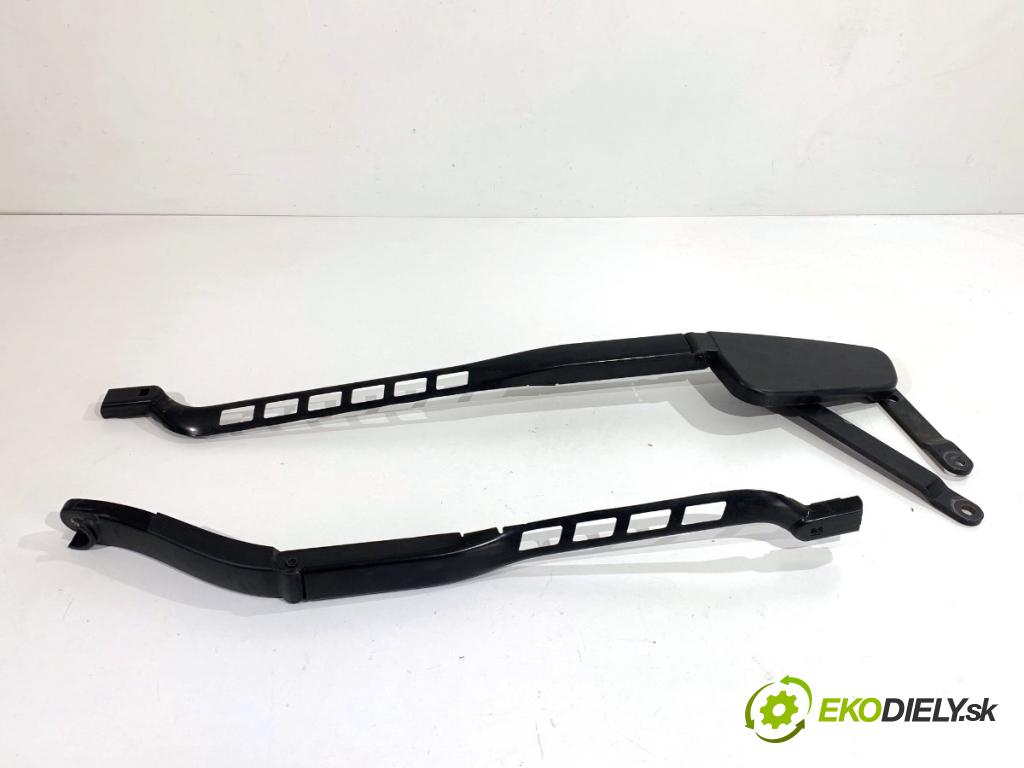 MERCEDES-BENZ W166 SUV 2013 190 kW ML 350 BlueTEC 4-matic (166.024) 2987 ramena stěrače přední část 24027217 24028055