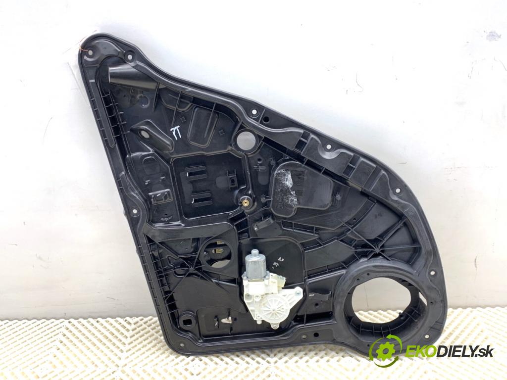 MERCEDES-BENZ W166 SUV 2013 190 kW ML 350 BlueTEC 4-matic (166.024) 2987 mechanismus okna pravý zadní část A1669060601