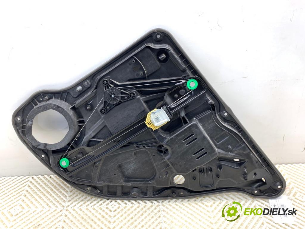 MERCEDES-BENZ W166 SUV 2013 190 kW ML 350 BlueTEC 4-matic (166.024) 2987 mechanismus okna levý zadní část A1669060501