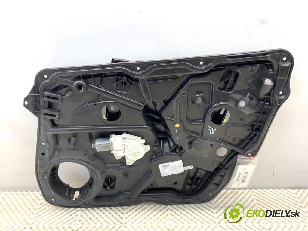 MERCEDES-BENZ W166 SUV 2013 190 kW ML 350 BlueTEC 4-matic (166.024) 2987 mechanismus okna pravý přední část A1669060301