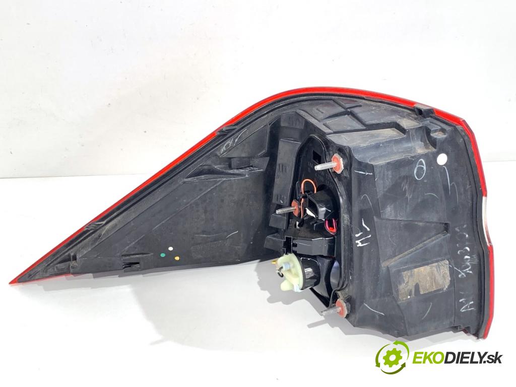 MERCEDES-BENZ W166 SUV 2013 190 kW ML 350 BlueTEC 4-matic (166.024) 2987 světlo pravý zadní část